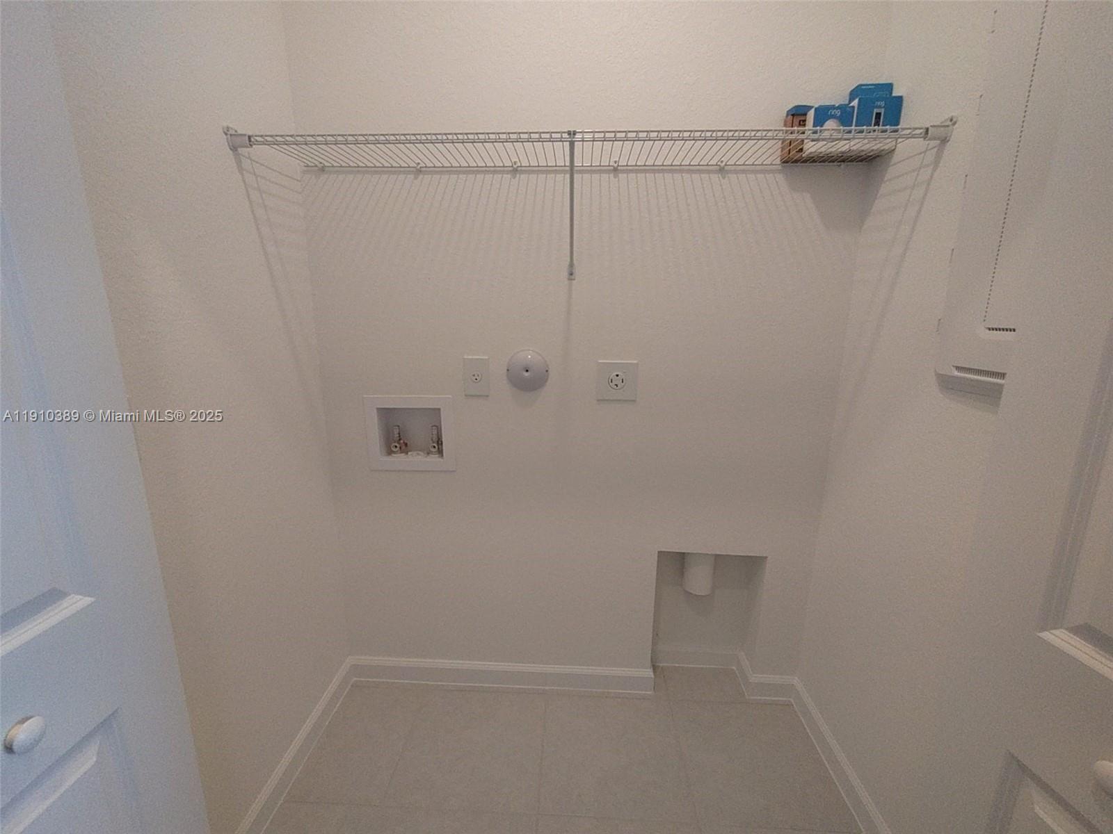 SUNSET TRAILS - Residential Lease