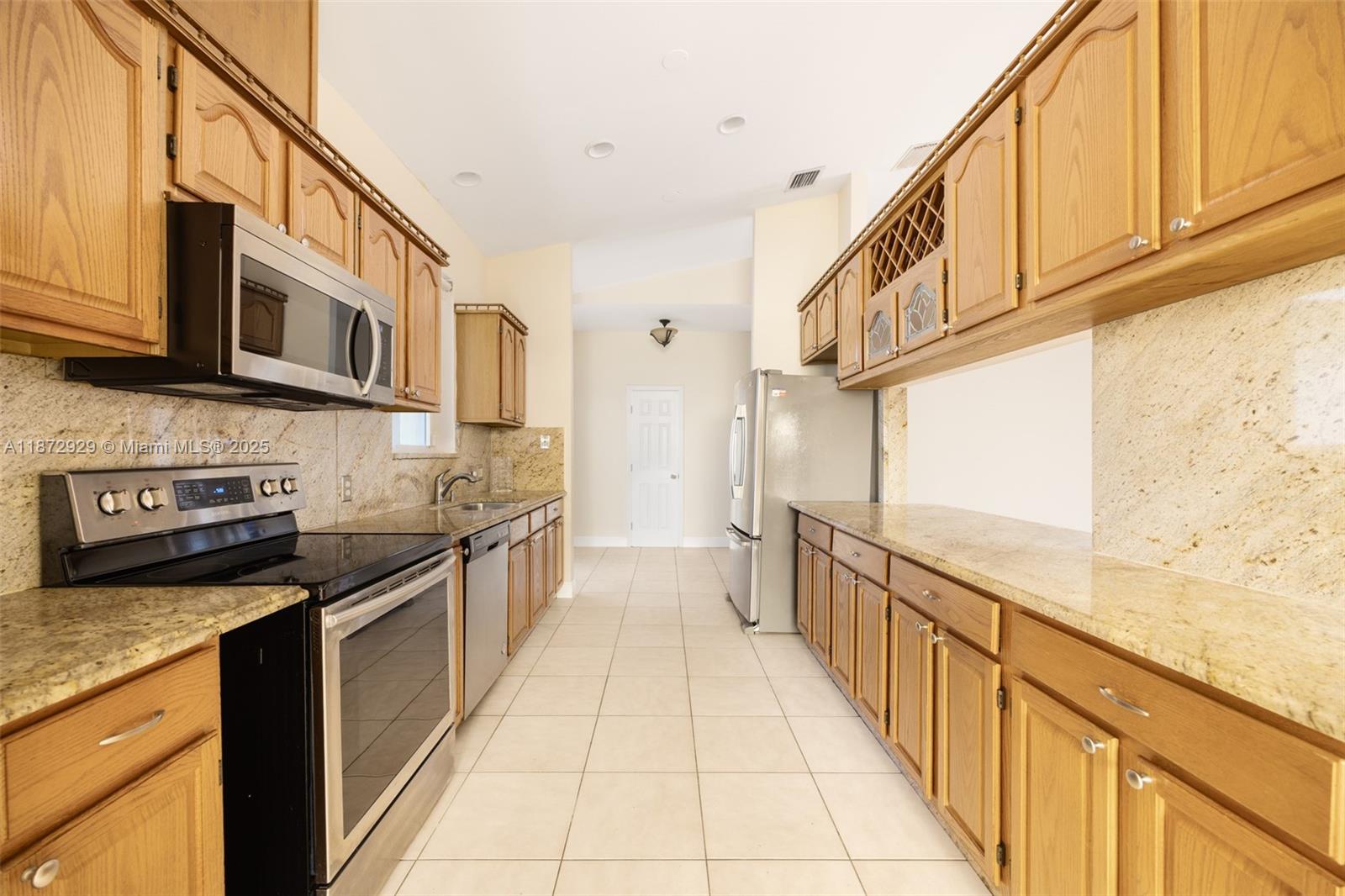 HOLLYWOOD BEACH PARK - Residential Lease