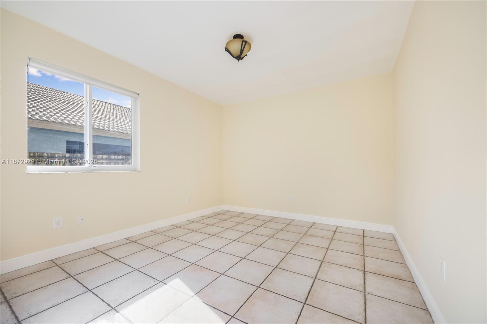 HOLLYWOOD BEACH PARK - Residential Lease