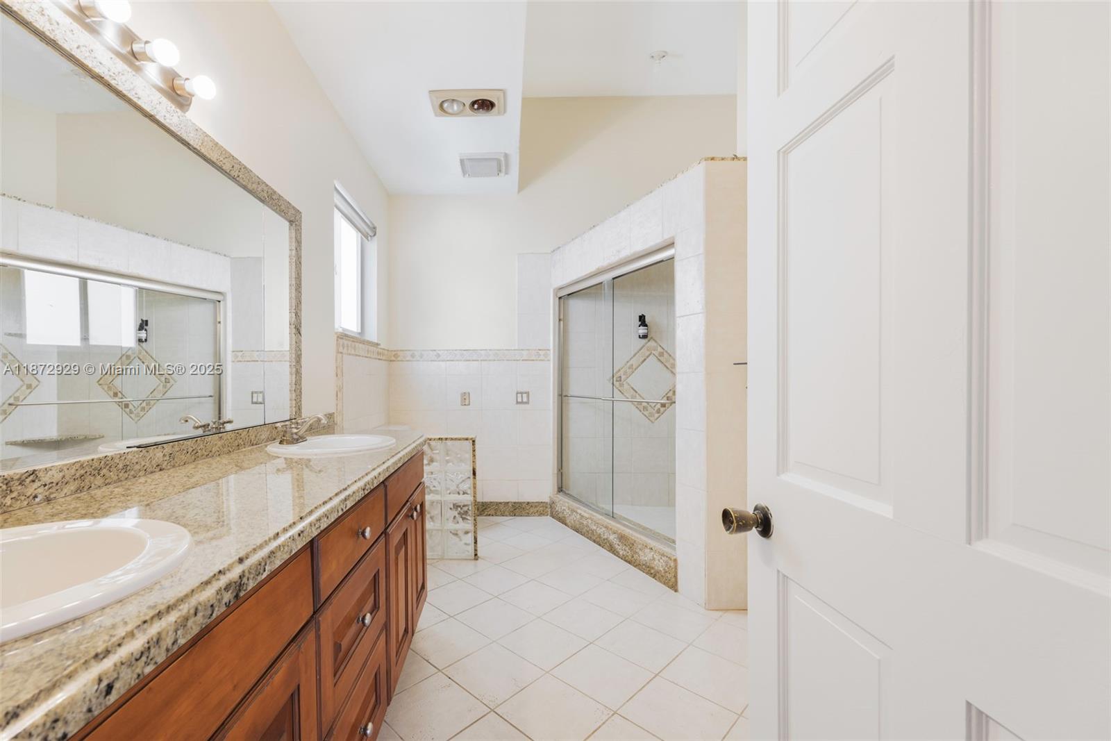 HOLLYWOOD BEACH PARK - Residential Lease