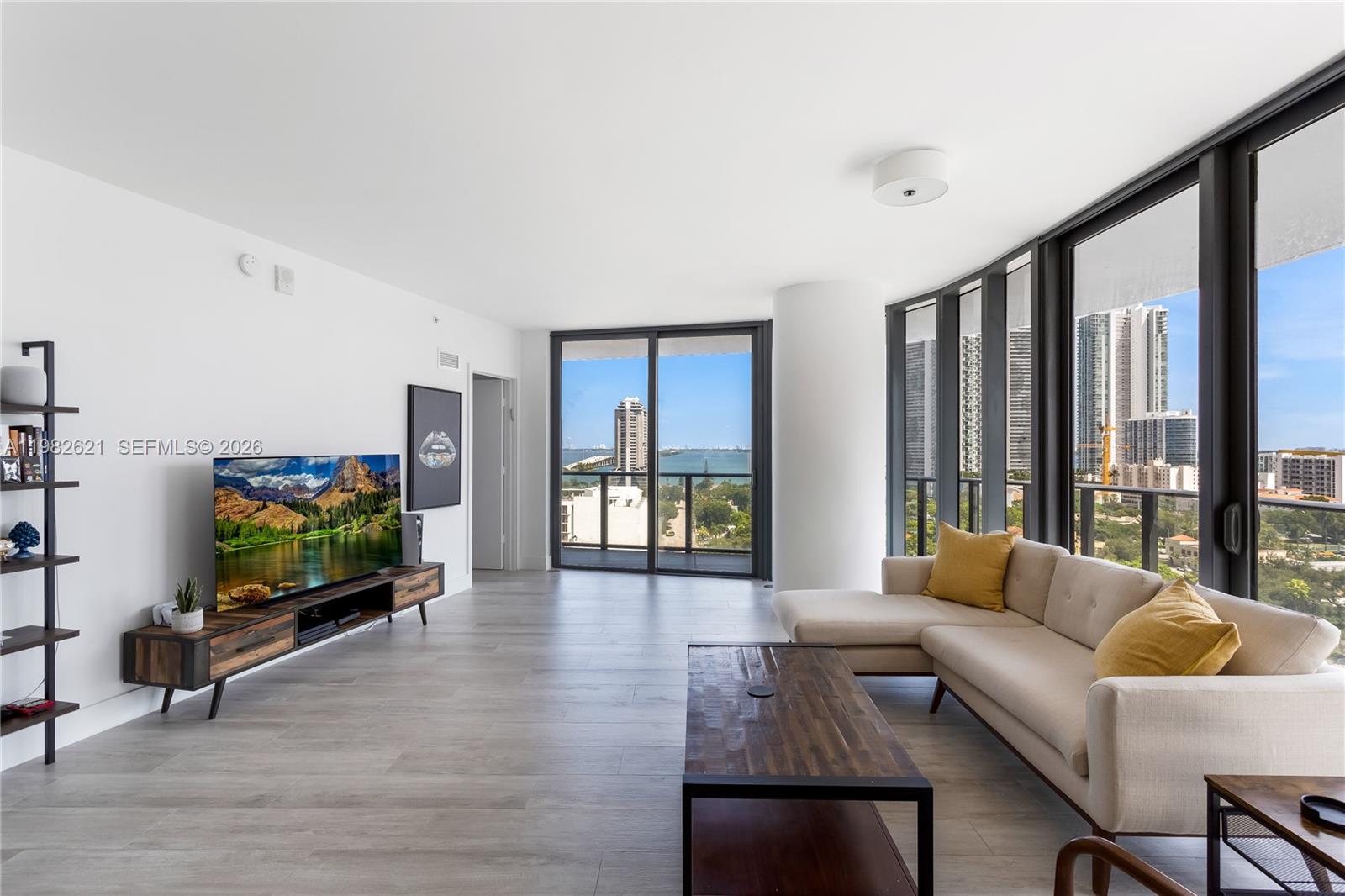 3401 MIDTOWN CONDO - Residential