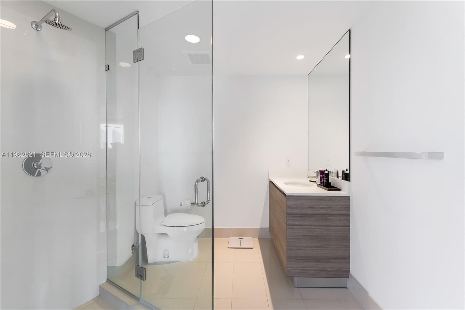 3401 MIDTOWN CONDO - Residential