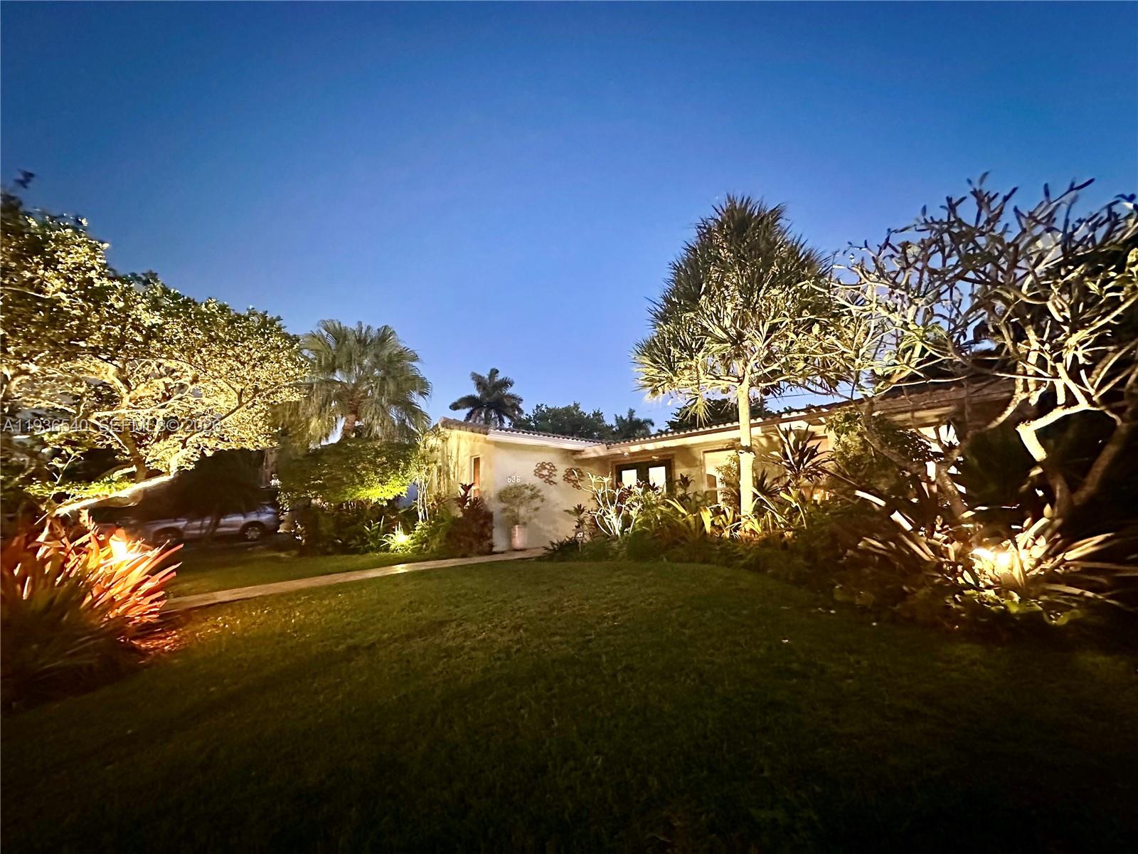 HOLLYWOOD LAKES SECTION - Residential