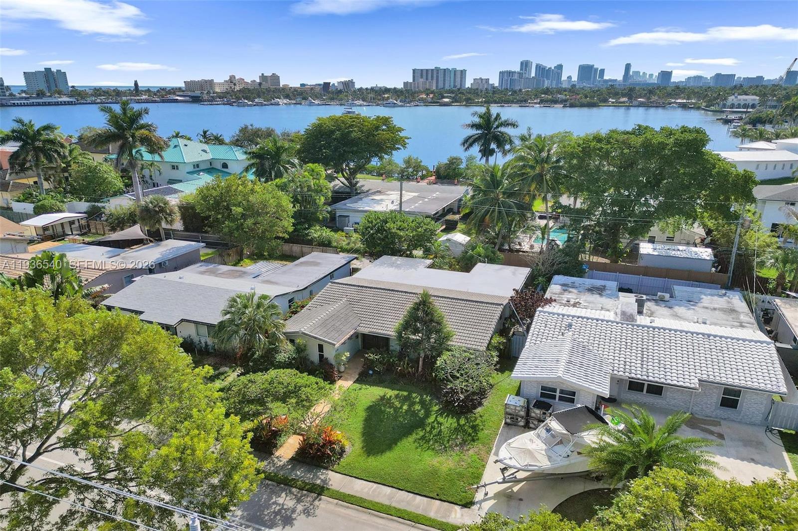 HOLLYWOOD LAKES SECTION - Residential