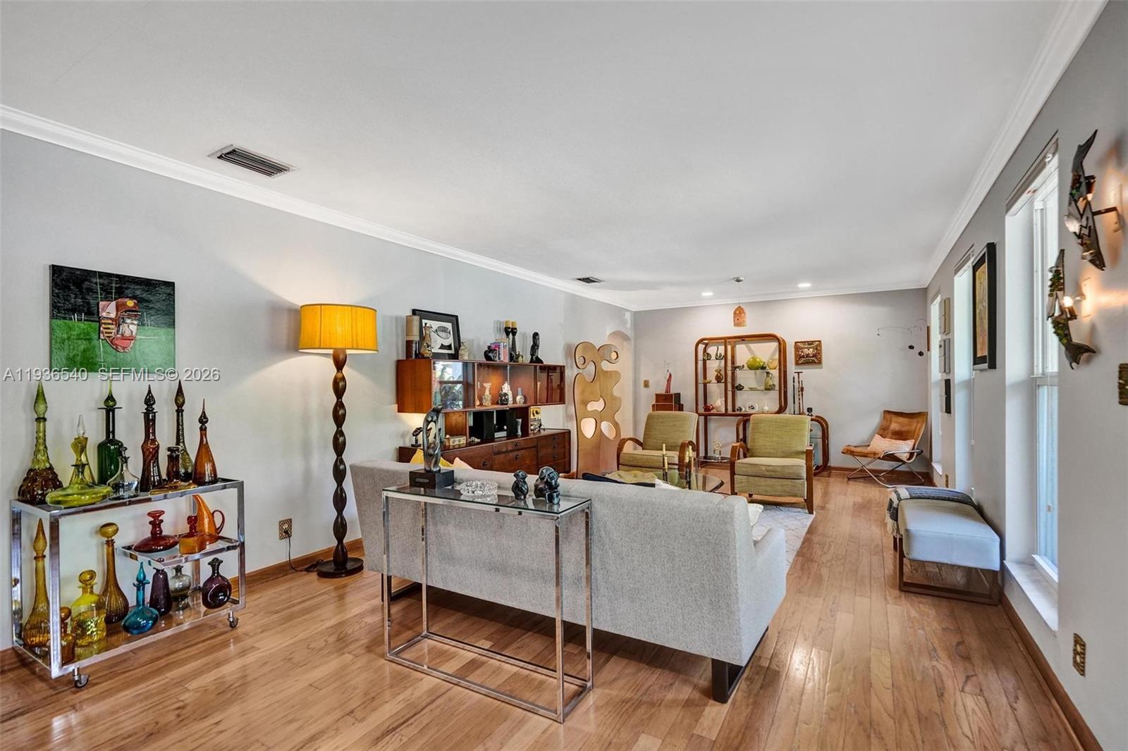 HOLLYWOOD LAKES SECTION - Residential