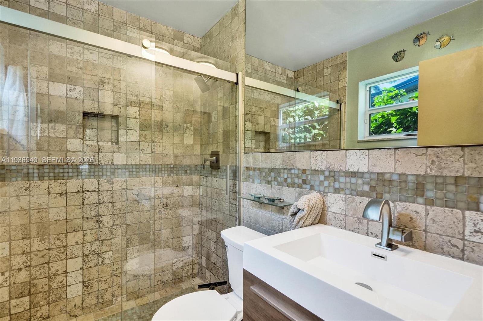 HOLLYWOOD LAKES SECTION - Residential