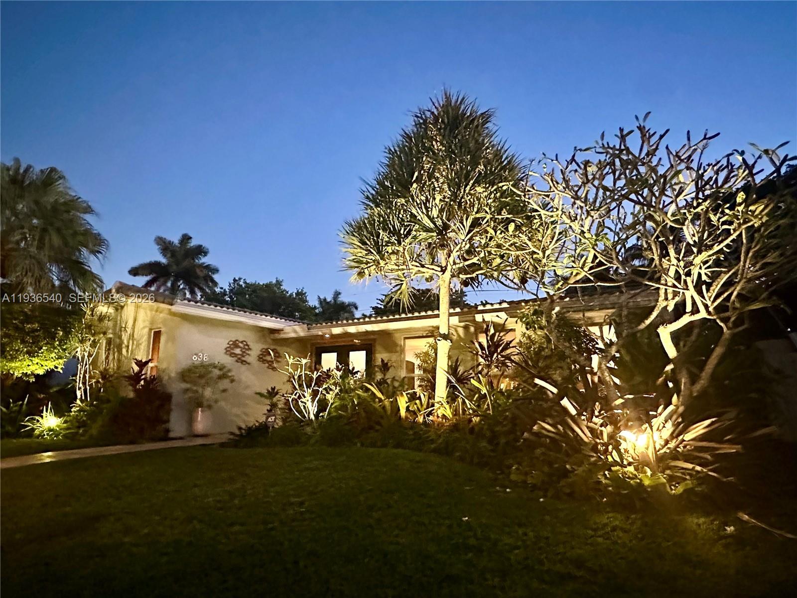 HOLLYWOOD LAKES SECTION - Residential