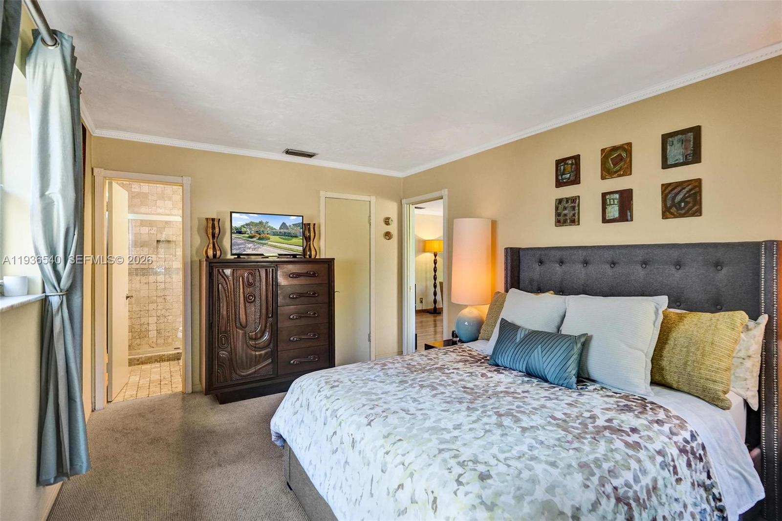 HOLLYWOOD LAKES SECTION - Residential