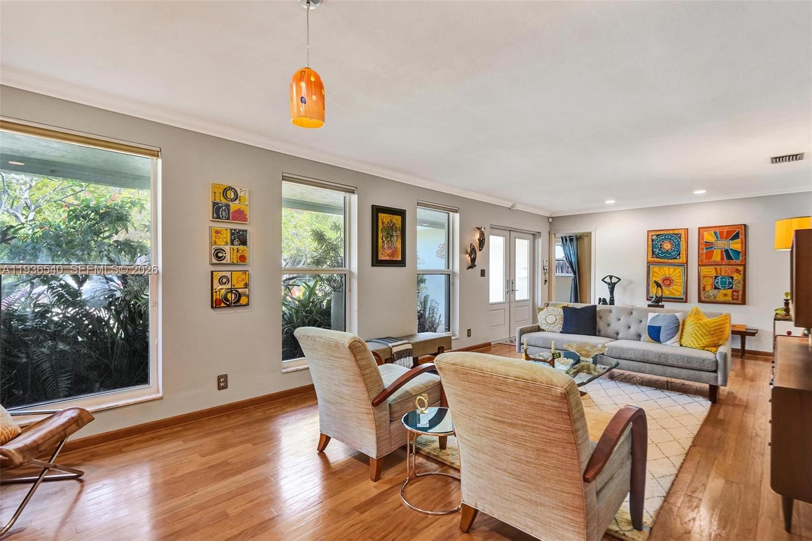 HOLLYWOOD LAKES SECTION - Residential