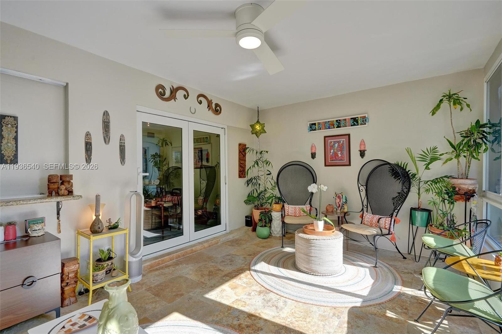 HOLLYWOOD LAKES SECTION - Residential