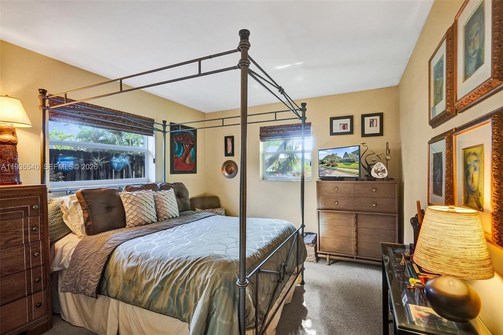 HOLLYWOOD LAKES SECTION - Residential