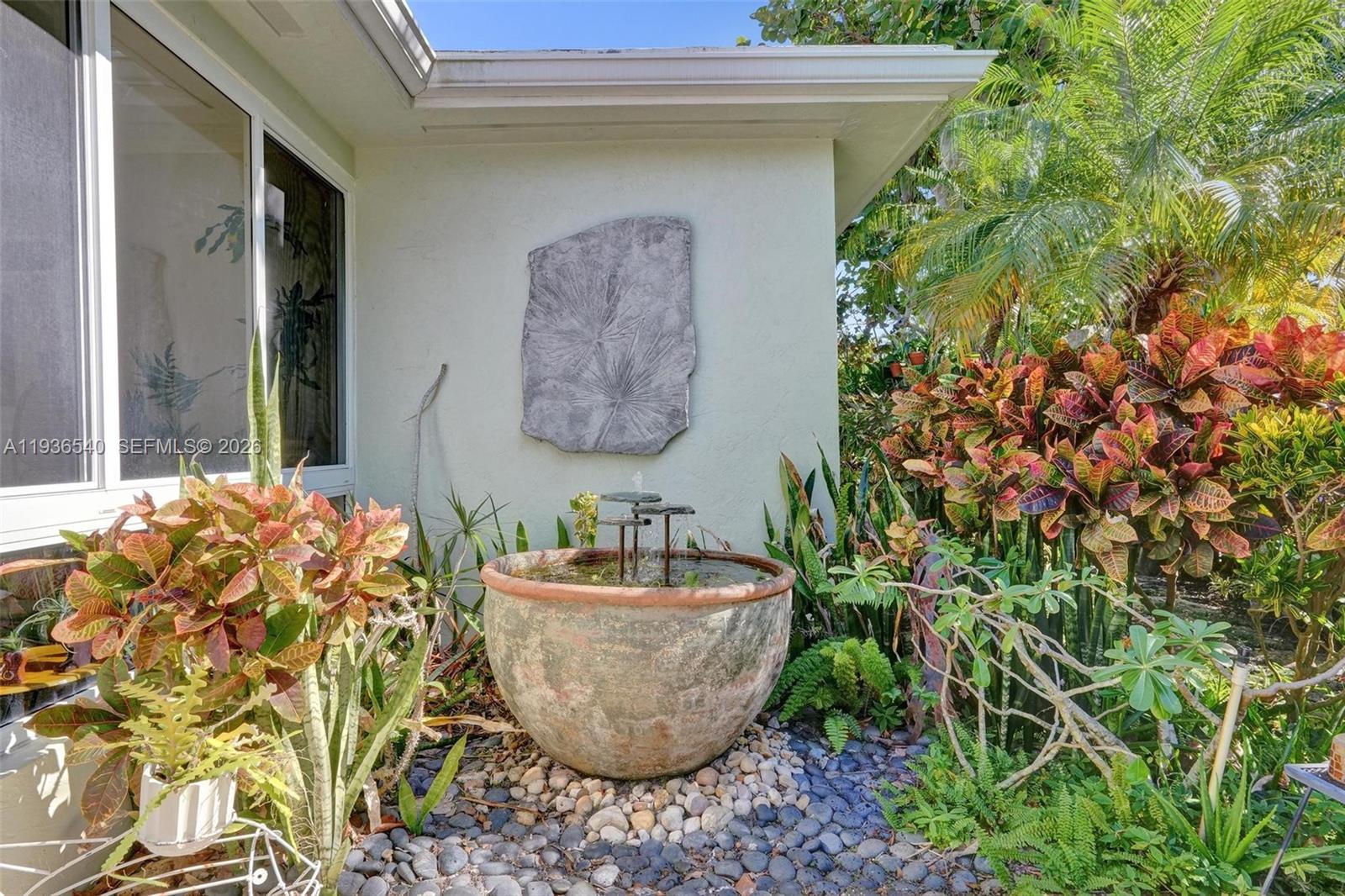 HOLLYWOOD LAKES SECTION - Residential