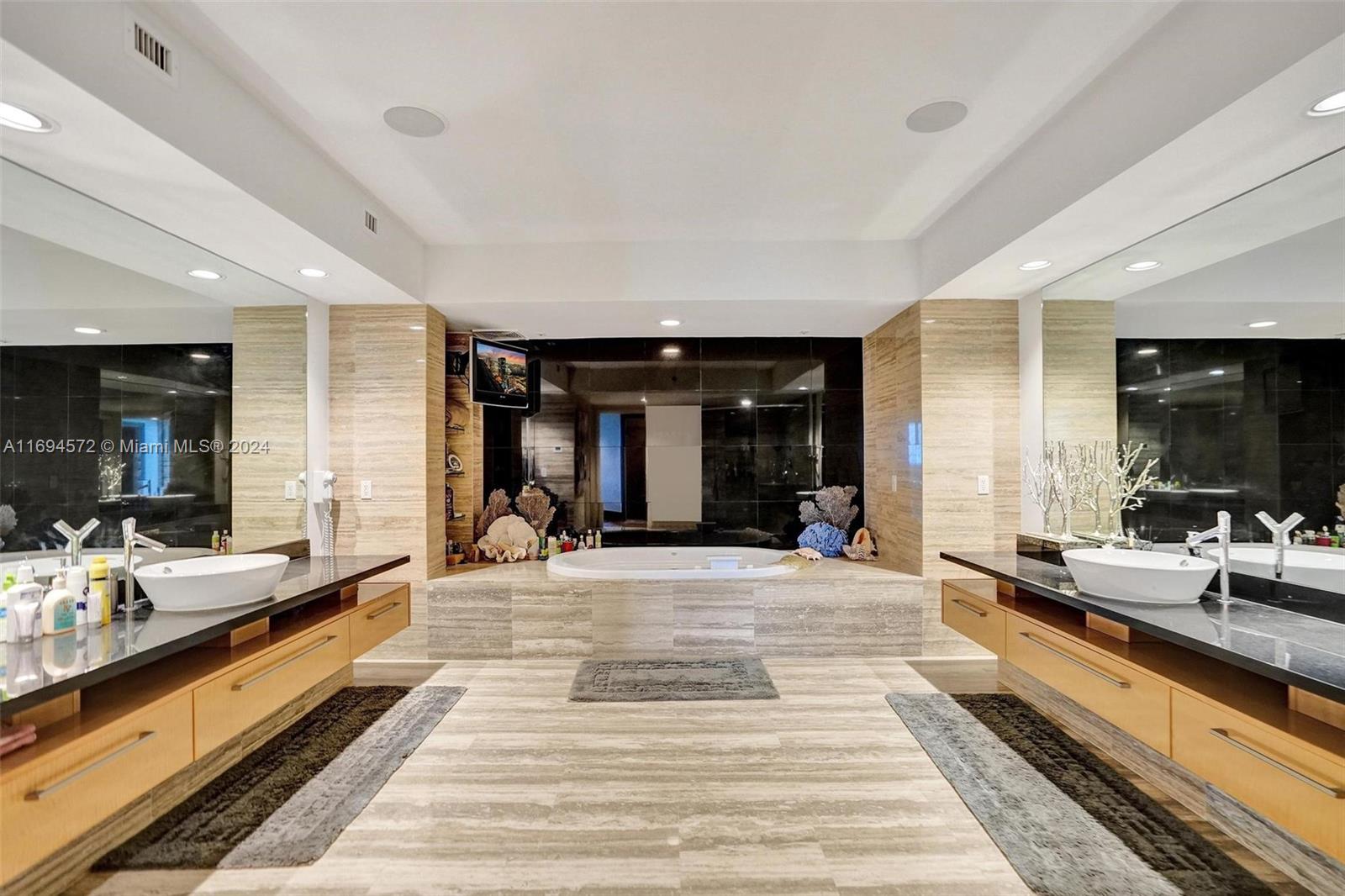 LAS OLAS BEACH CLUB CONDO - Residential