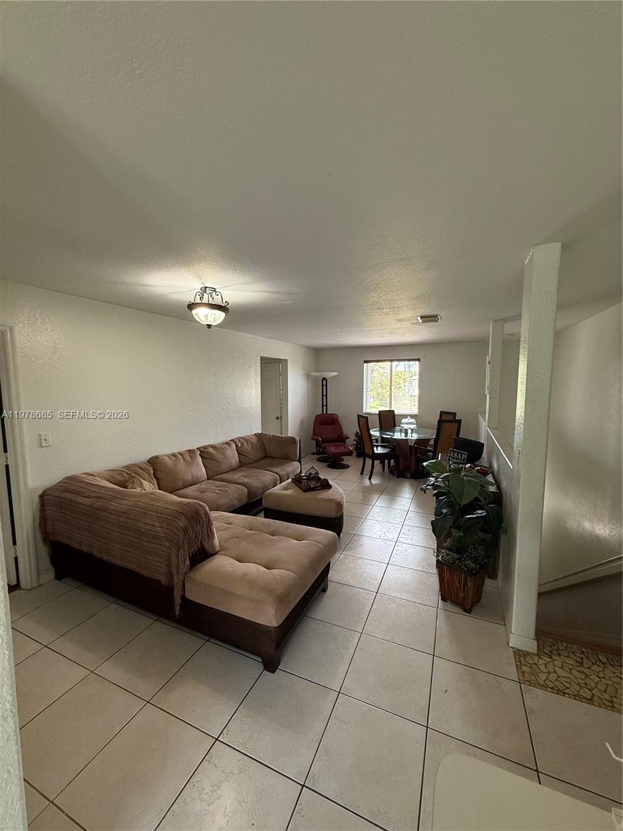 DORAL GRAND CONDO - Residential