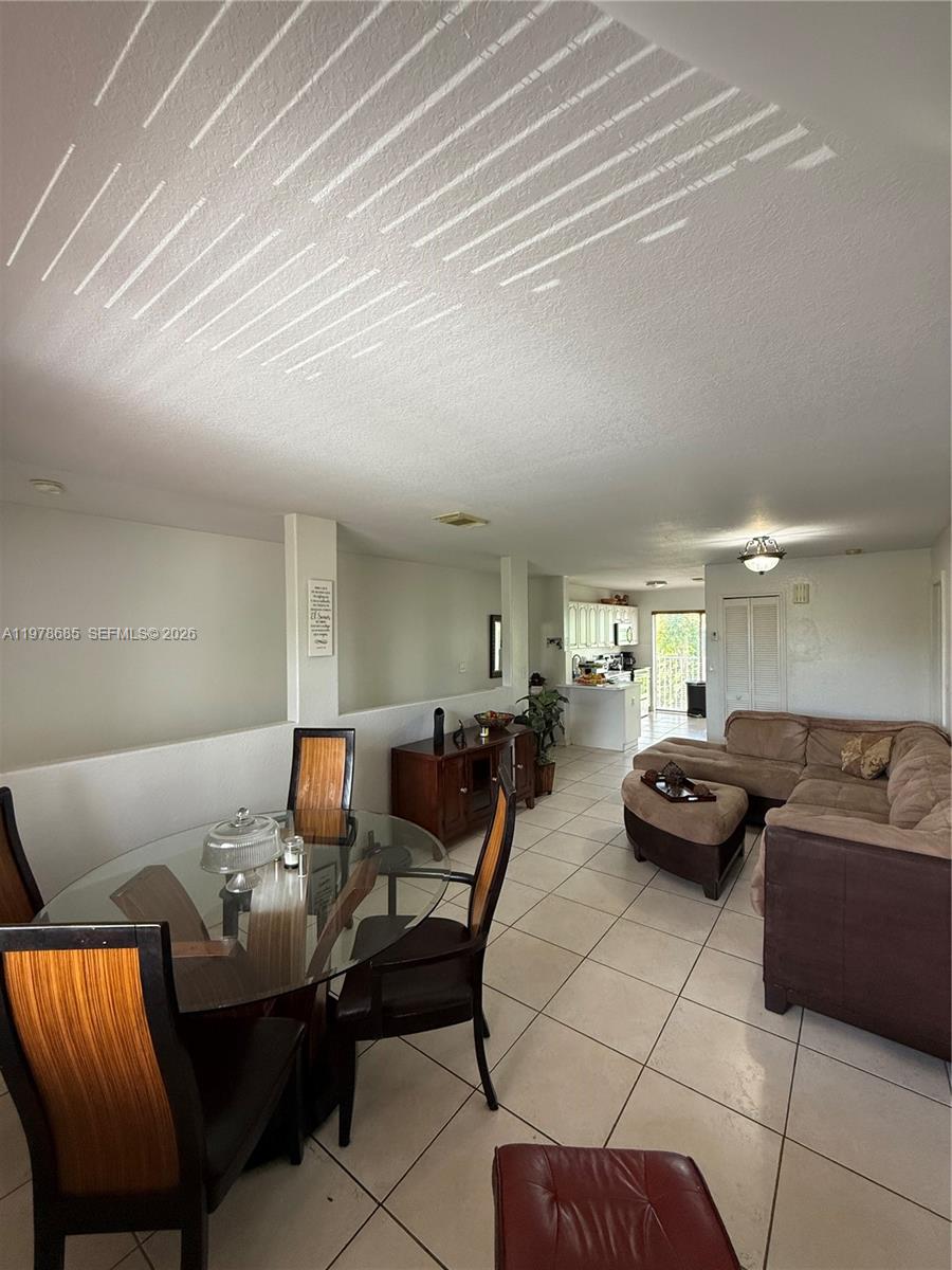 DORAL GRAND CONDO - Residential
