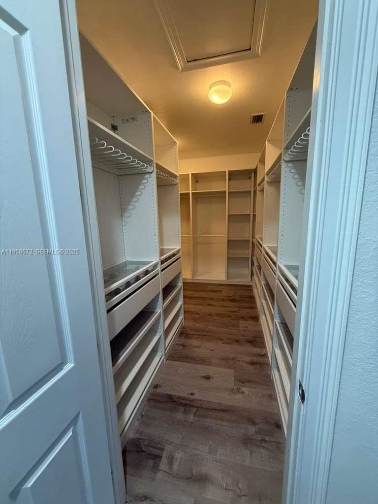 DORAL BREEZE - Residential