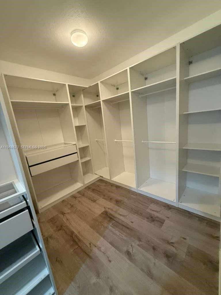 DORAL BREEZE - Residential