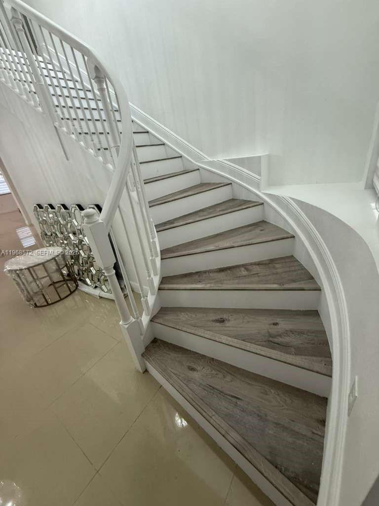 DORAL BREEZE - Residential