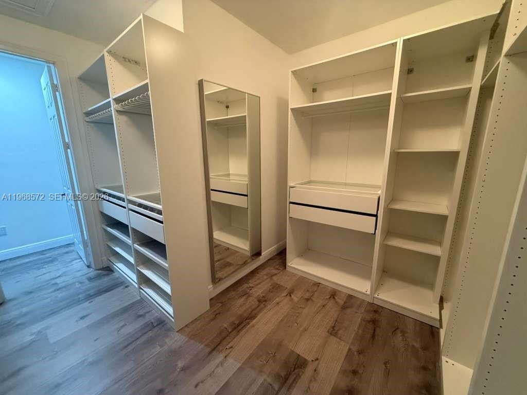 DORAL BREEZE - Residential