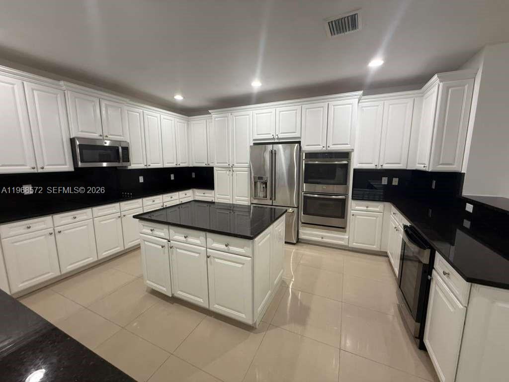 DORAL BREEZE - Residential