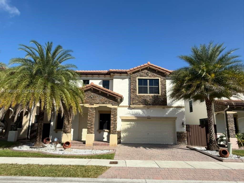 DORAL BREEZE - Residential