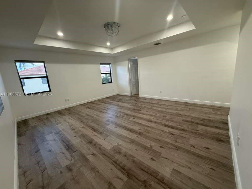 DORAL BREEZE - Residential