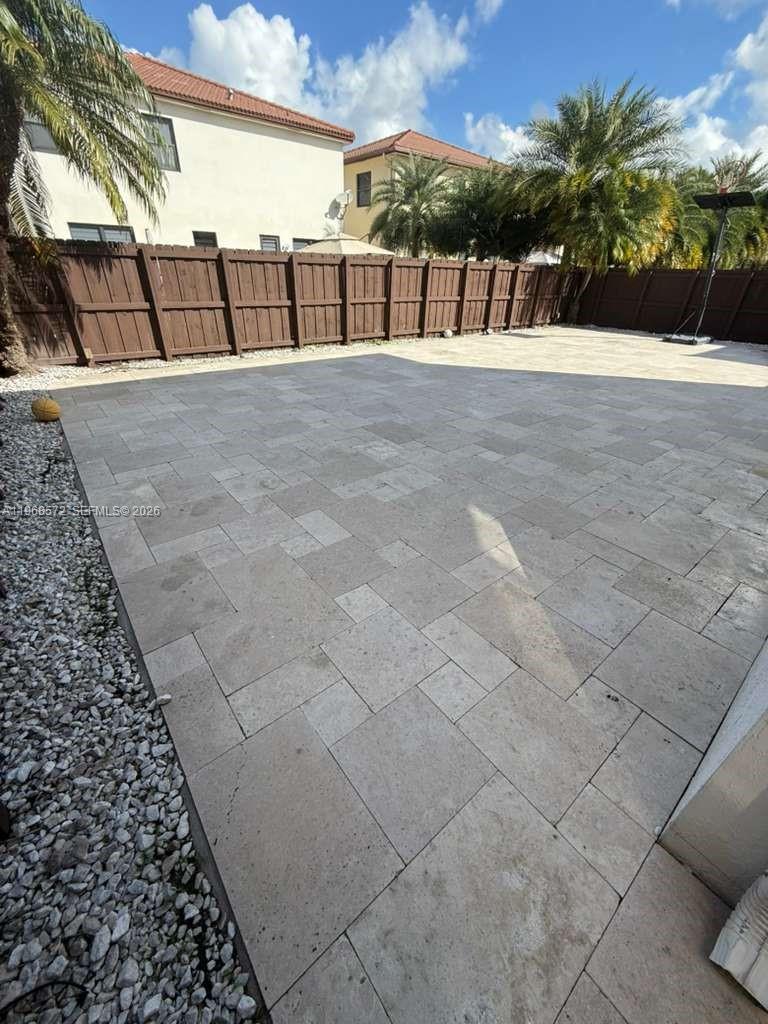 DORAL BREEZE - Residential