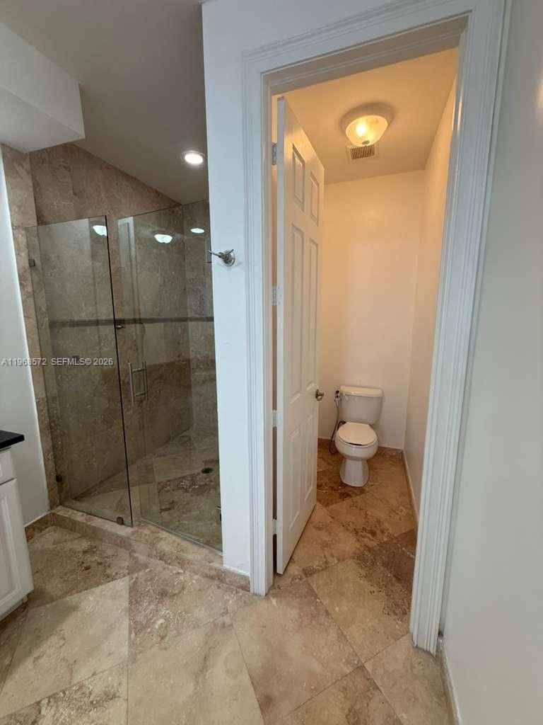 DORAL BREEZE - Residential