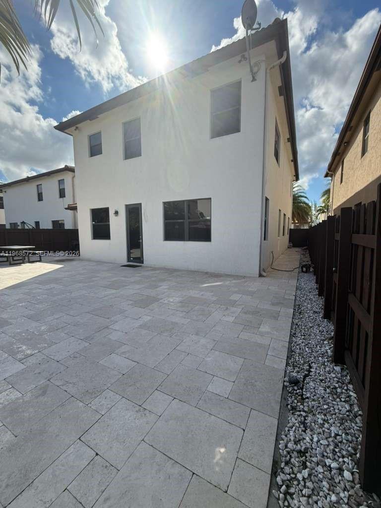 DORAL BREEZE - Residential