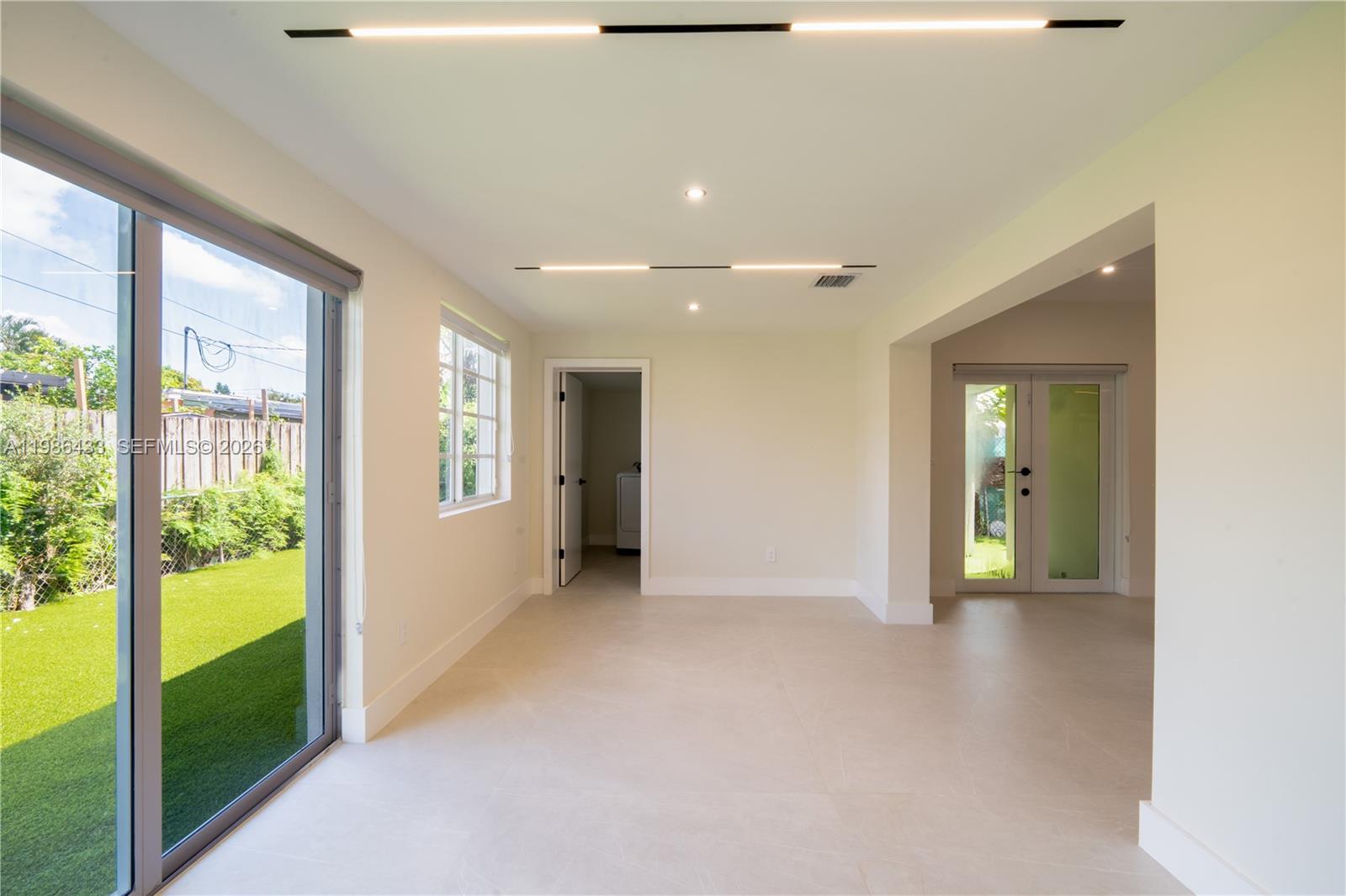 W MIAMI SHORES SEC B - Residential