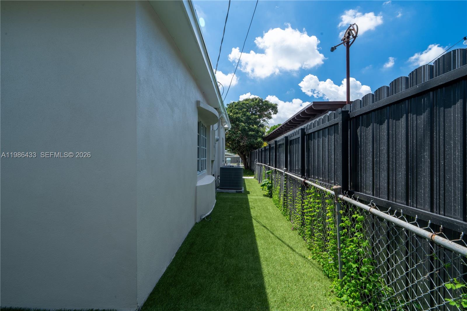 W MIAMI SHORES SEC B - Residential