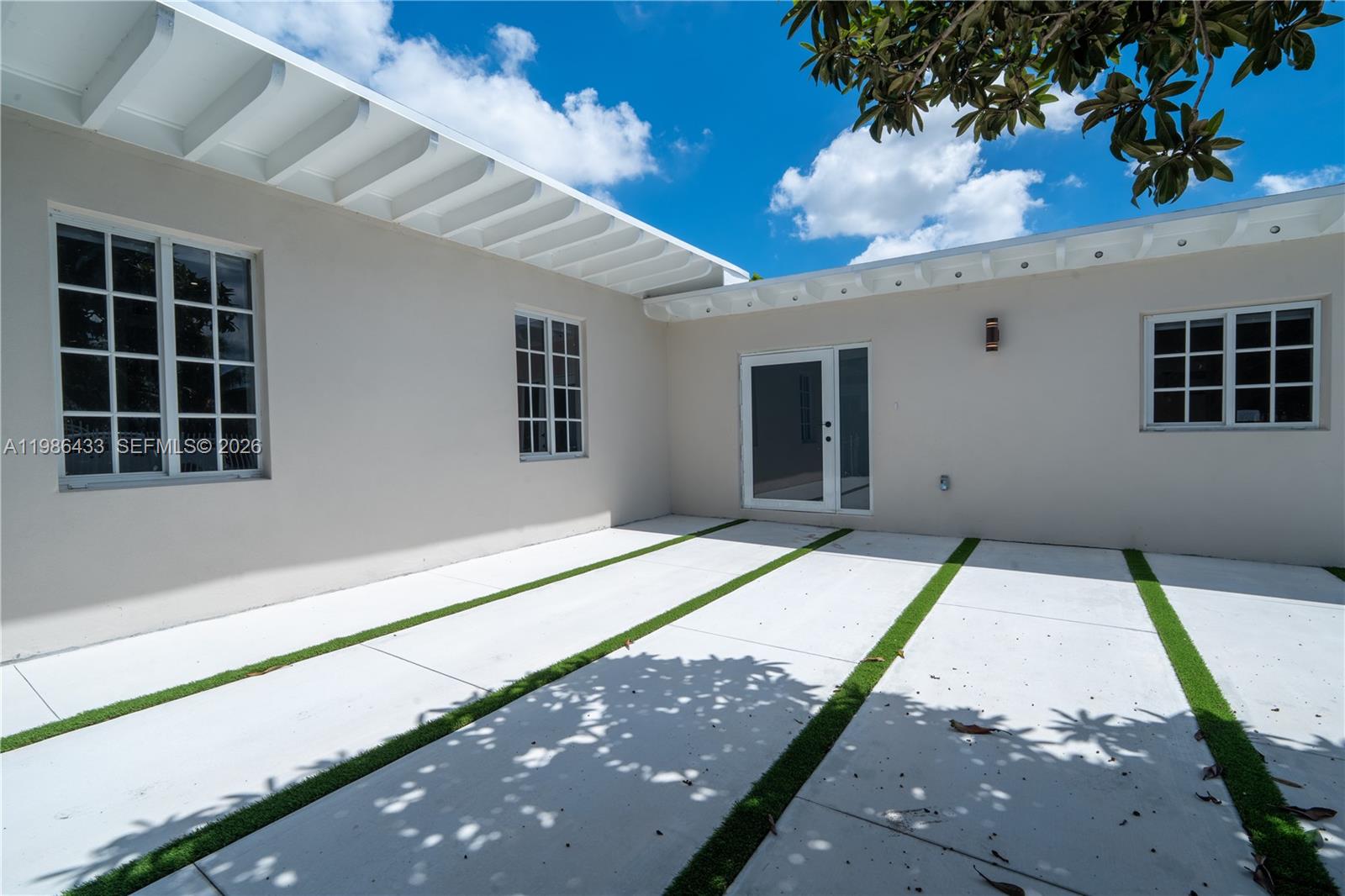 W MIAMI SHORES SEC B - Residential