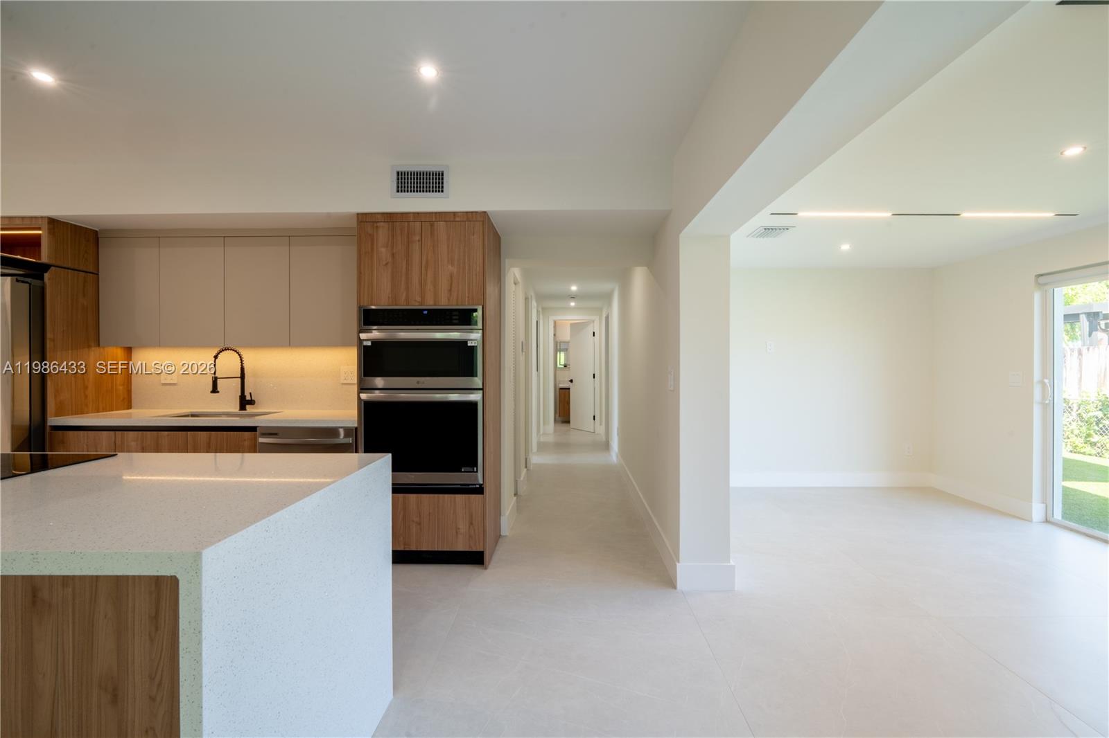 W MIAMI SHORES SEC B - Residential