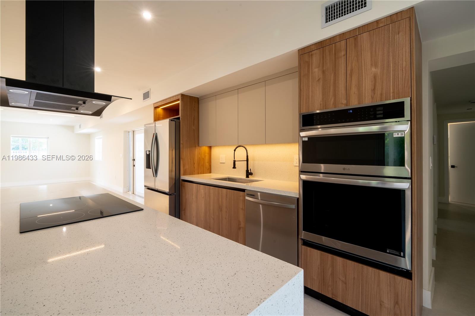 W MIAMI SHORES SEC B - Residential