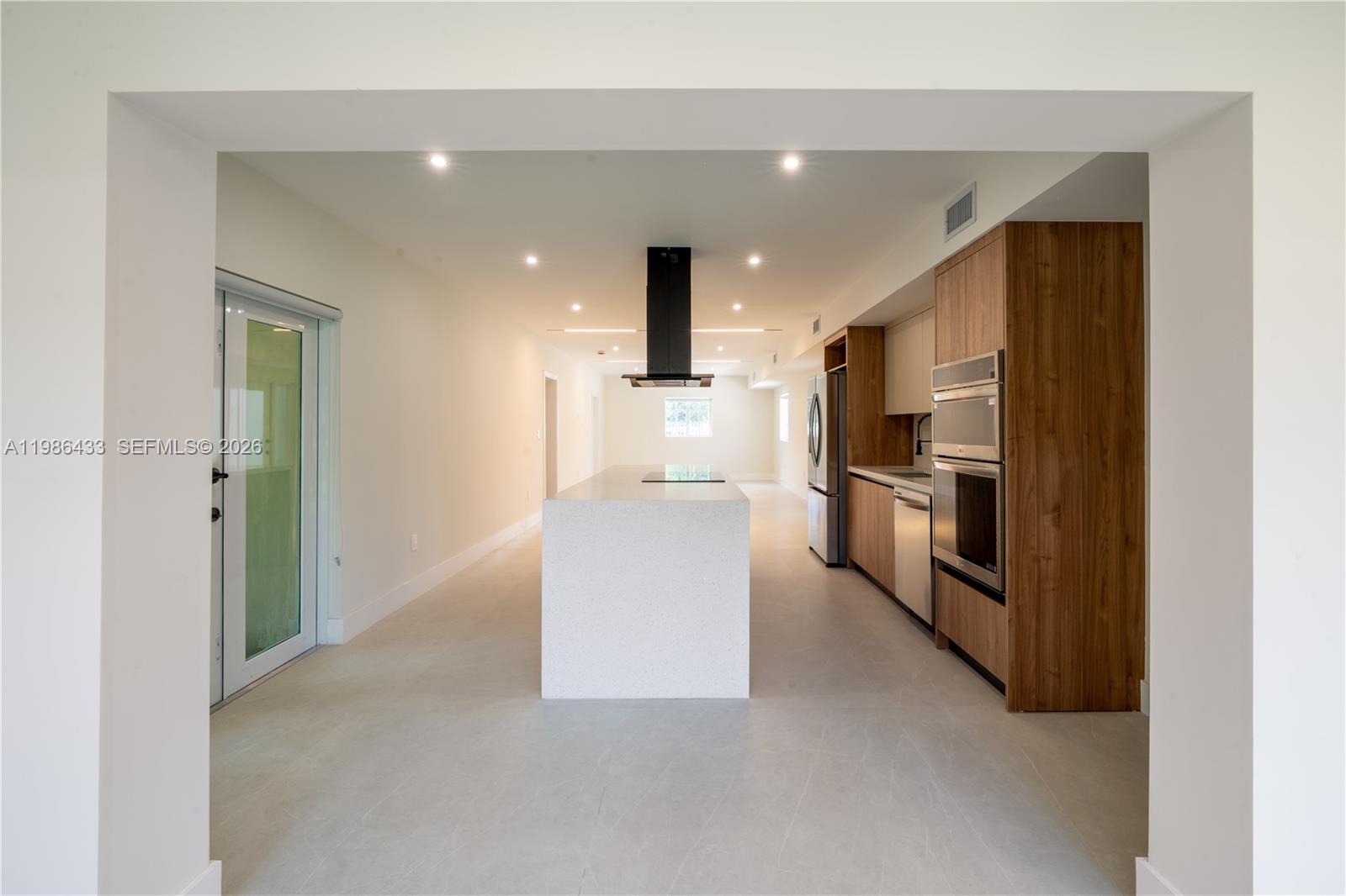 W MIAMI SHORES SEC B - Residential