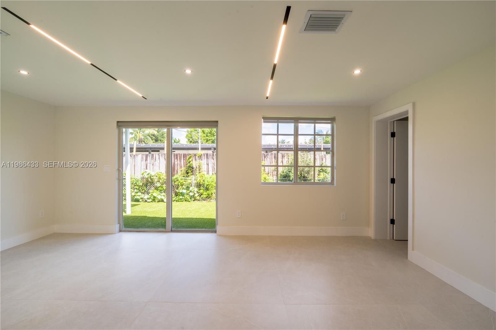 W MIAMI SHORES SEC B - Residential