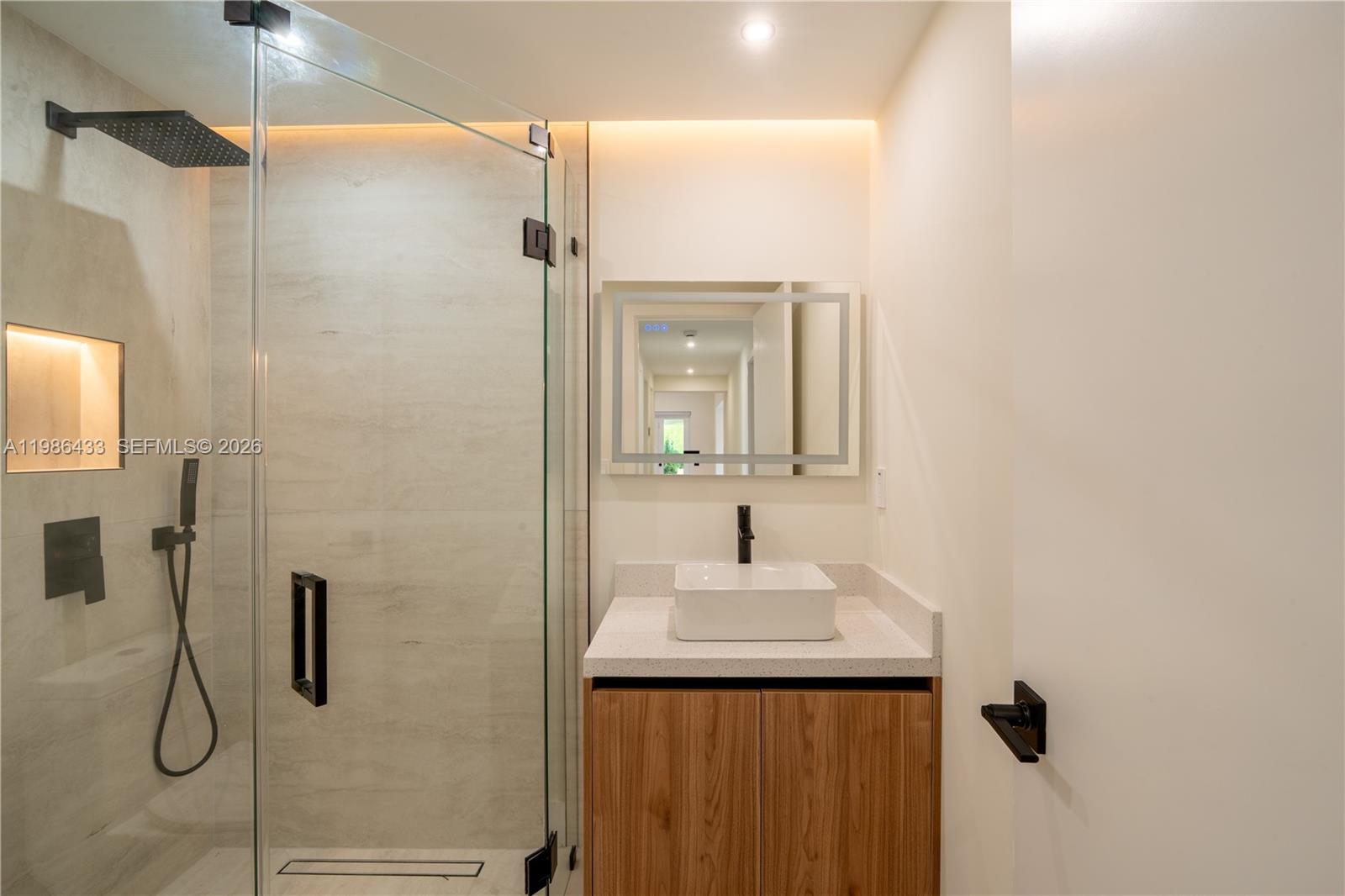 W MIAMI SHORES SEC B - Residential