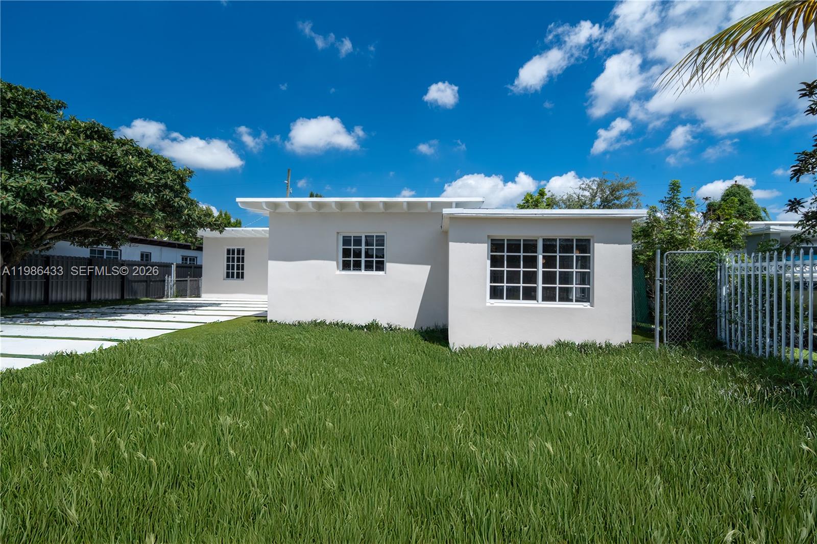W MIAMI SHORES SEC B - Residential