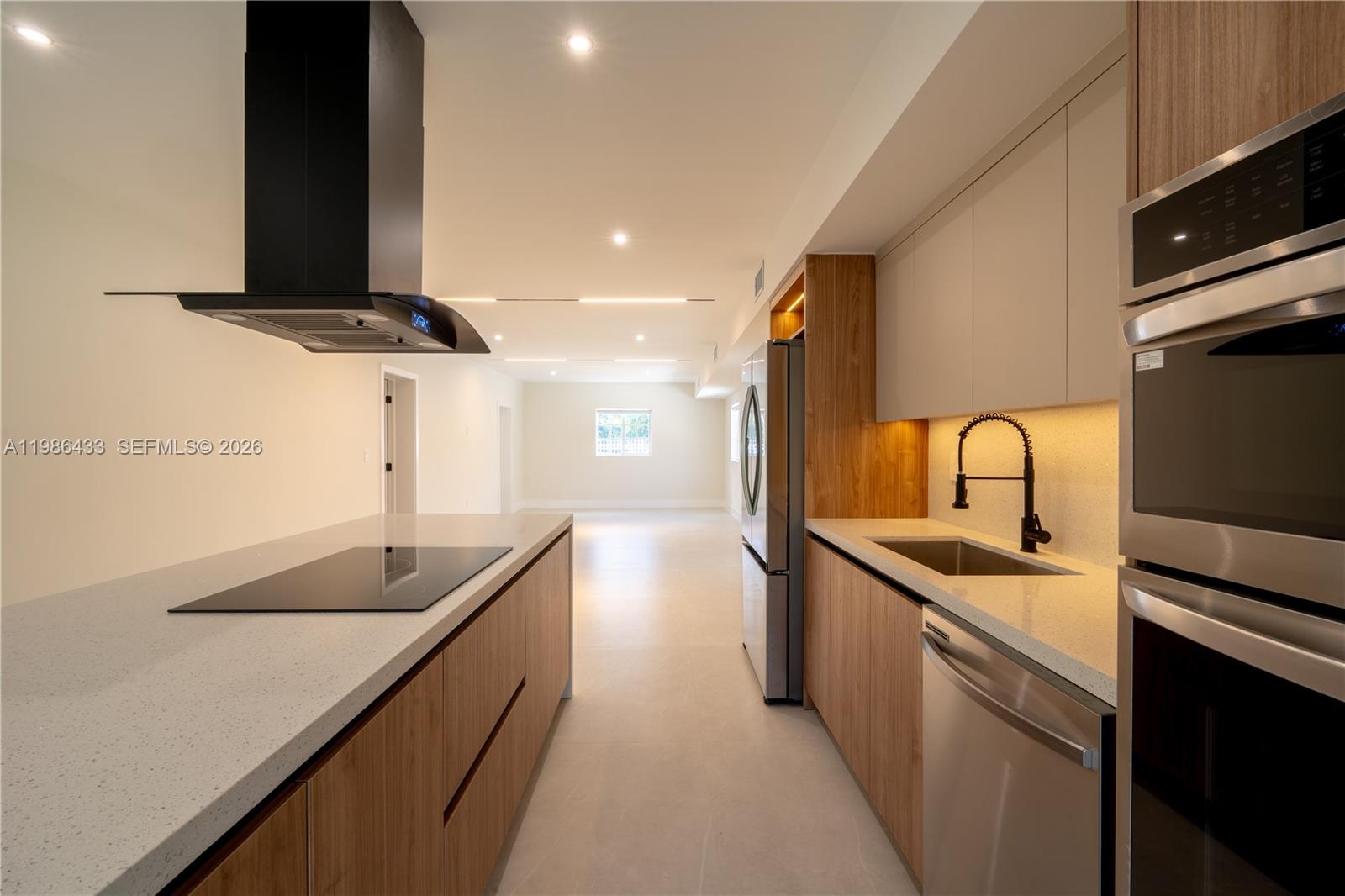 W MIAMI SHORES SEC B - Residential