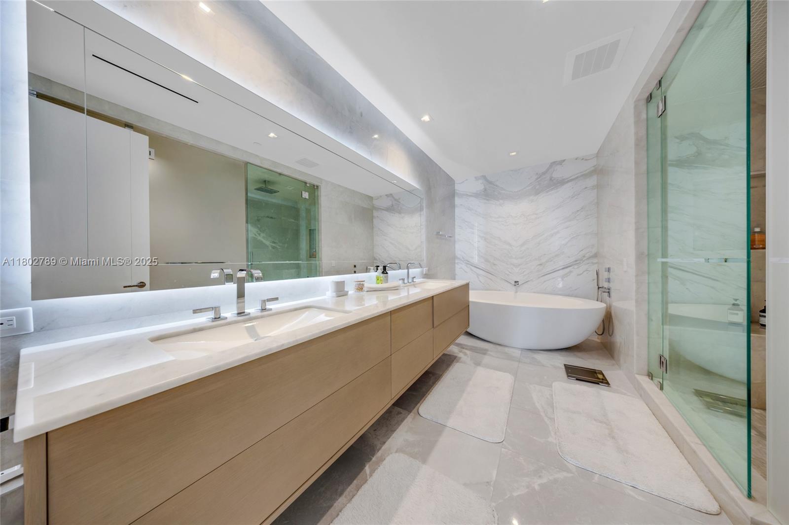 18501 Collins Ave 2502