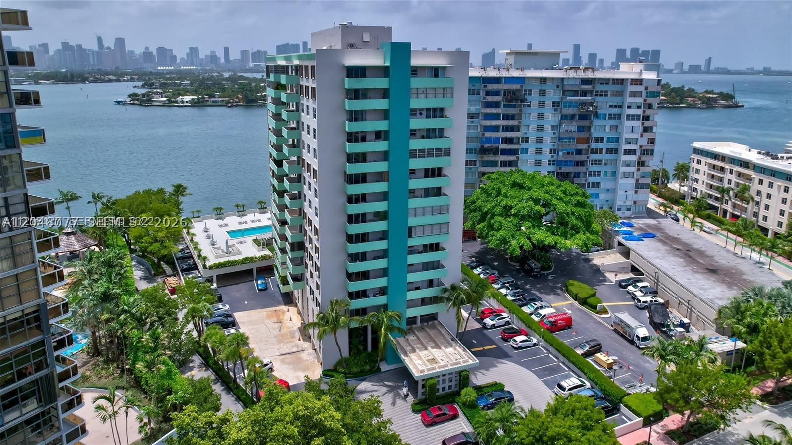 5 Island Ave 8H