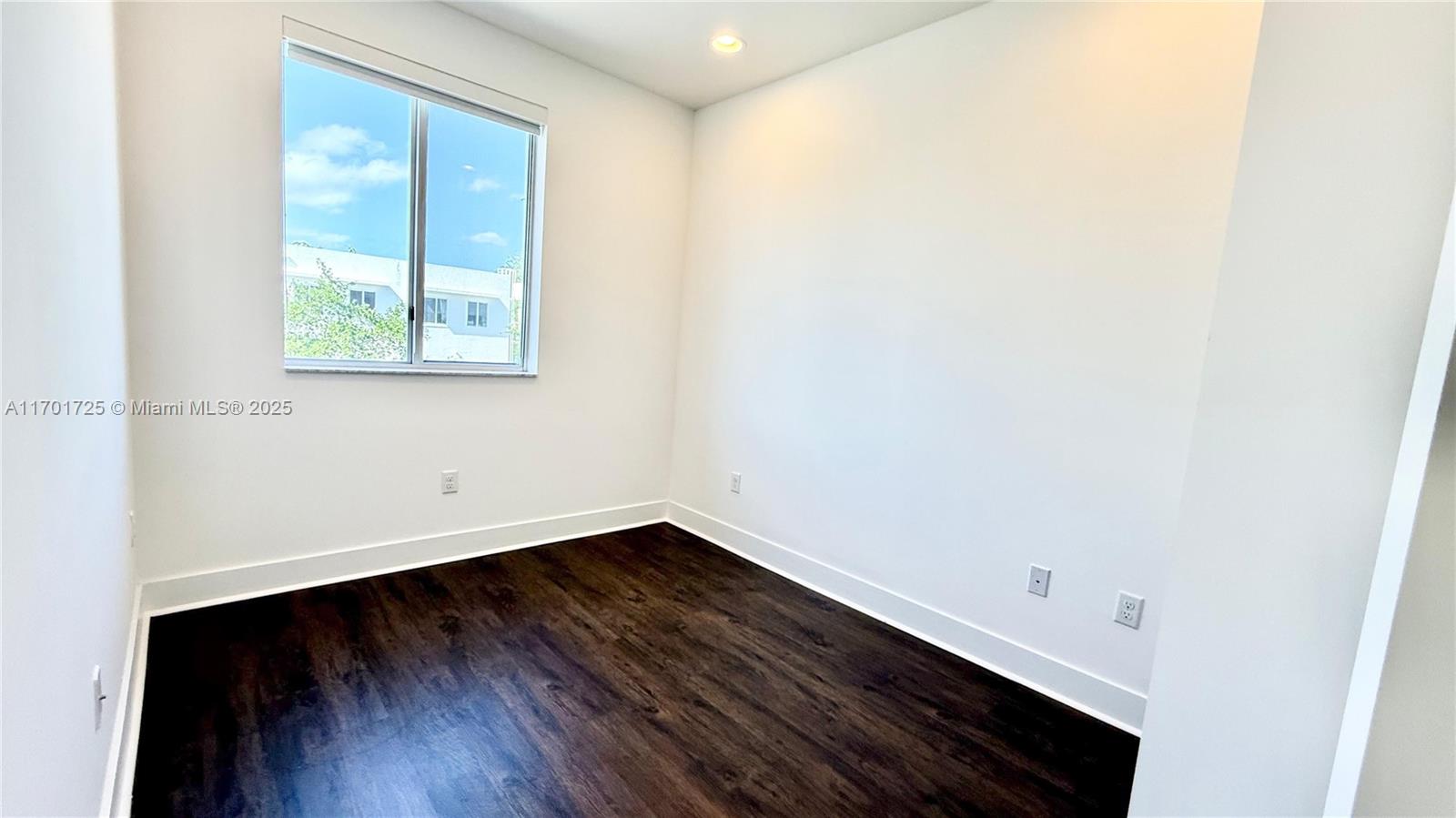 WEITZER AVENTURA PLACE CO - Residential