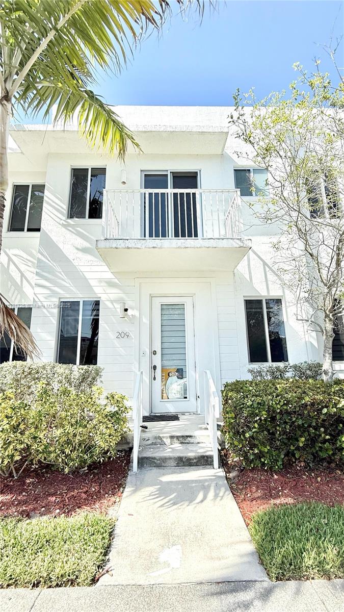Property for Sale at 2621 Ne 212th Ter 209, Miami, Broward County, Florida - Bedrooms: 3 
Bathrooms: 3  - $525,000