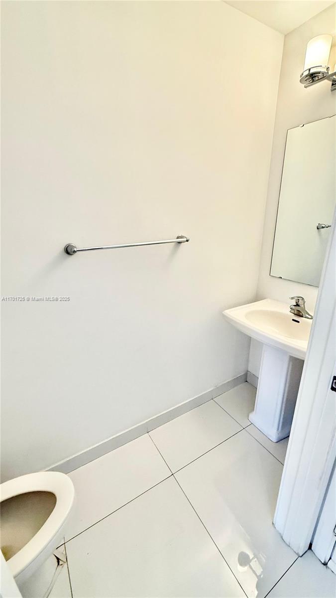 WEITZER AVENTURA PLACE CO - Residential