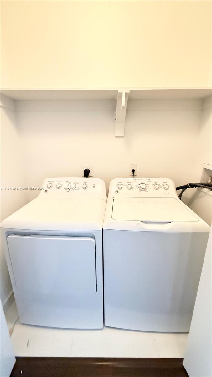 WEITZER AVENTURA PLACE CO - Residential