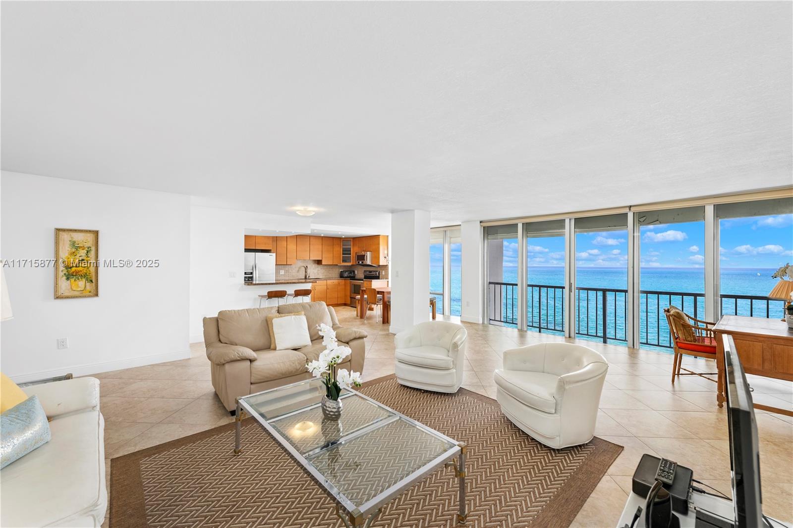 881 Ocean Dr 21E, Key Biscayne, Miami-Dade County, Florida - 2 Bedrooms  
2 Bathrooms - 