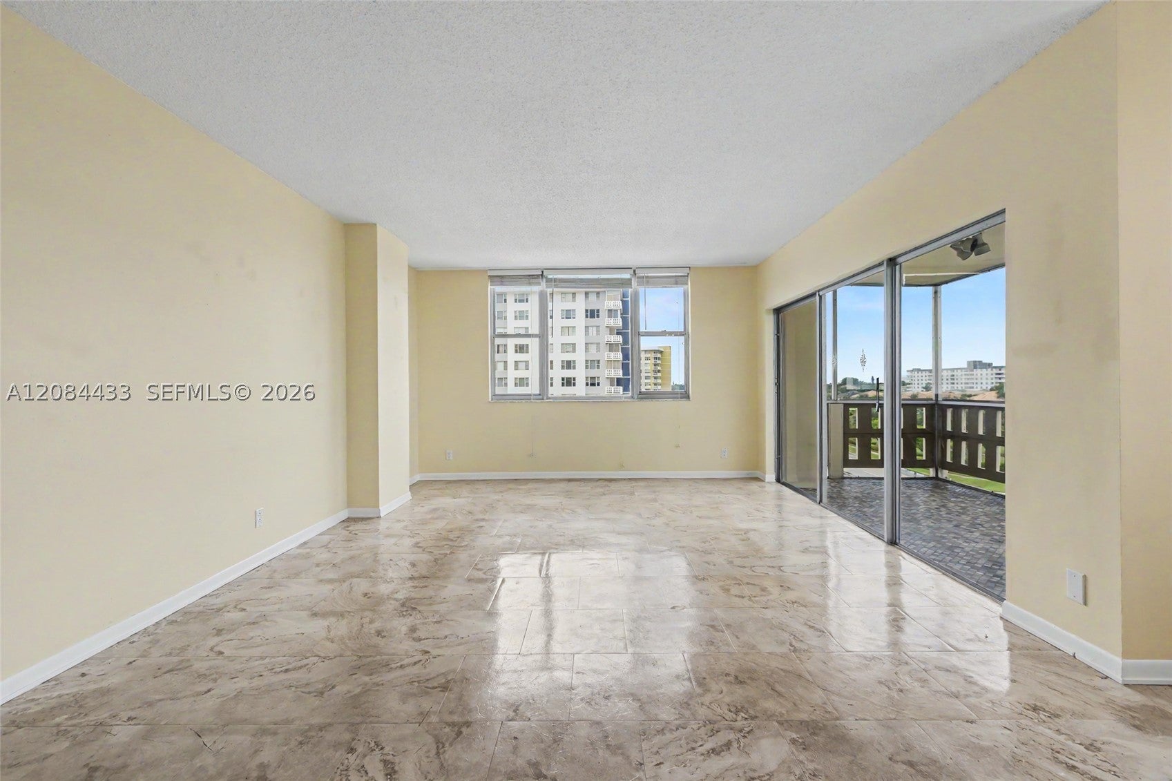 4330 Hillcrest Dr 520