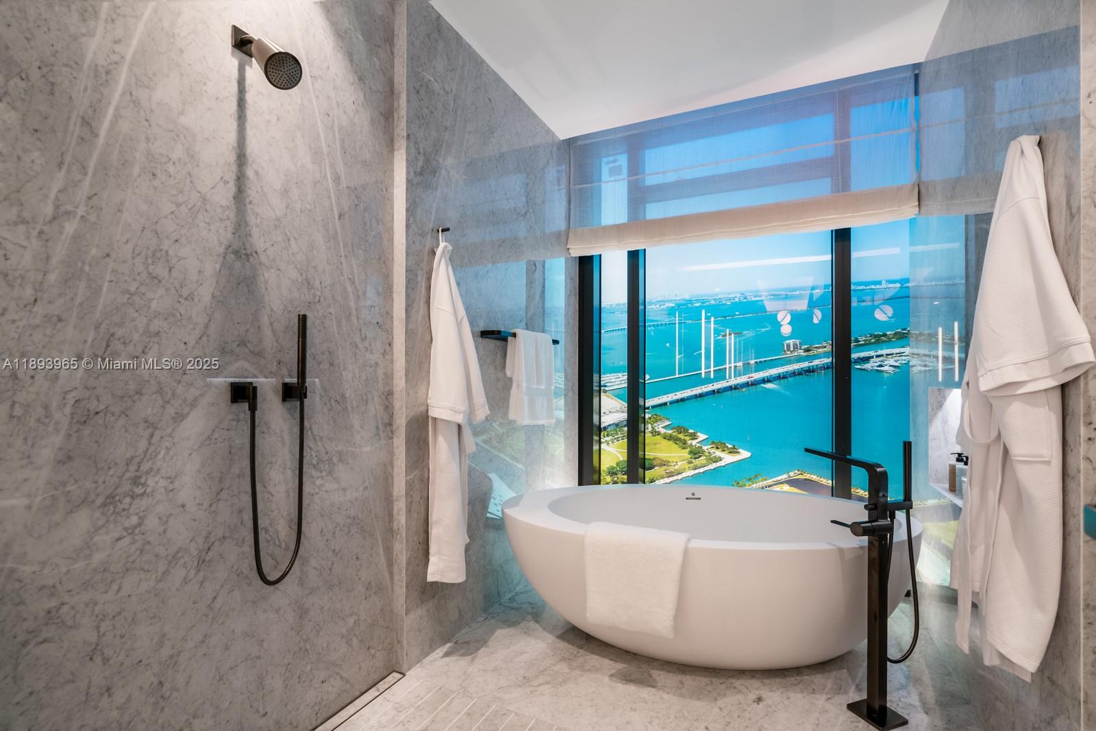 Waldorf Astoria Miami - Residential