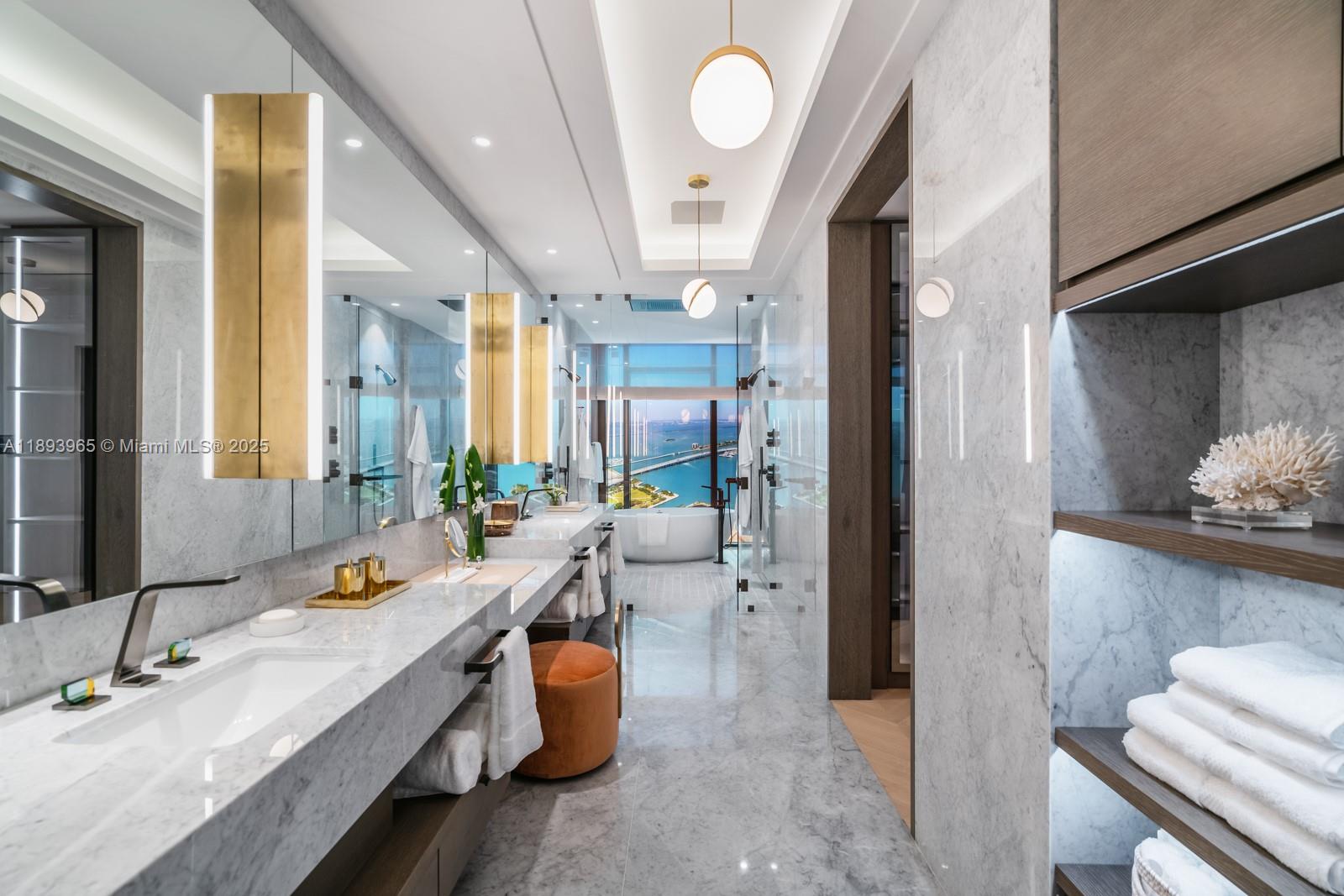 Waldorf Astoria Miami - Residential