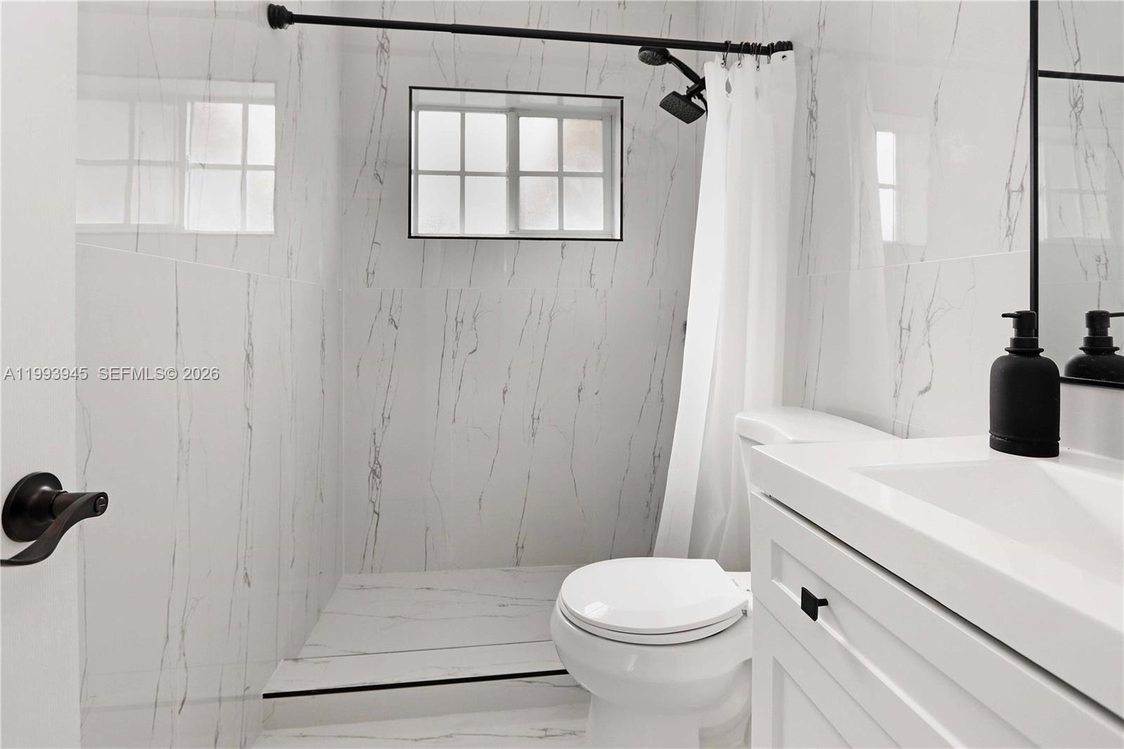 HOLLYWOOD COUNTRY CLUB ES - Residential Lease